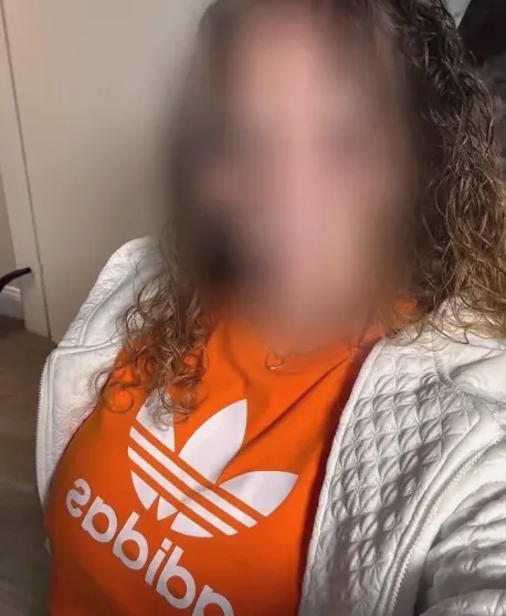 Amber, 39