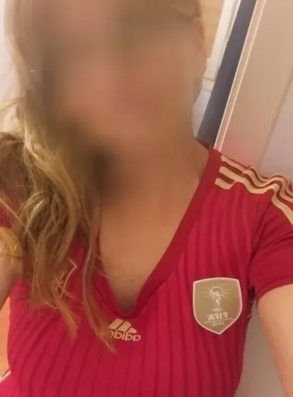 Daphne, 35