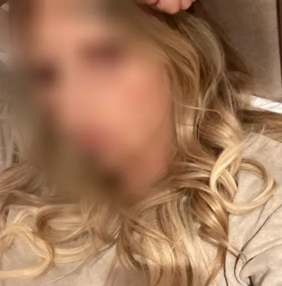 Ellen, 28