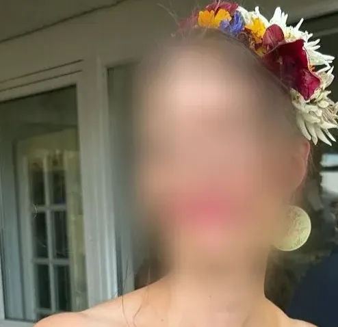 Emma, 40