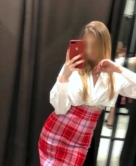Esmee, 24
