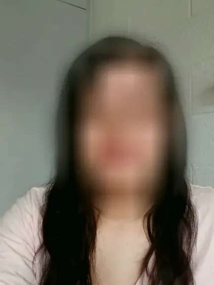 Isabel, 33