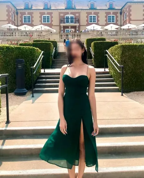 Julia, 32
