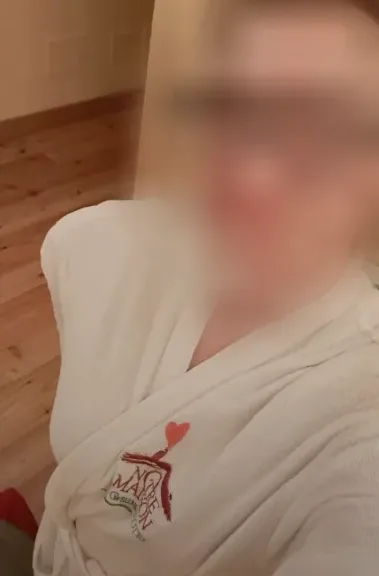 Laura, 40