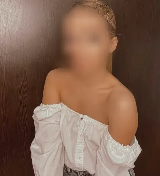 Naima, 36