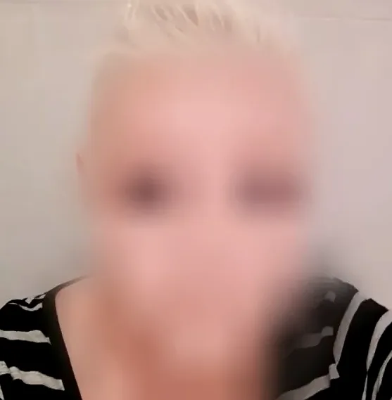 Nikki, 39