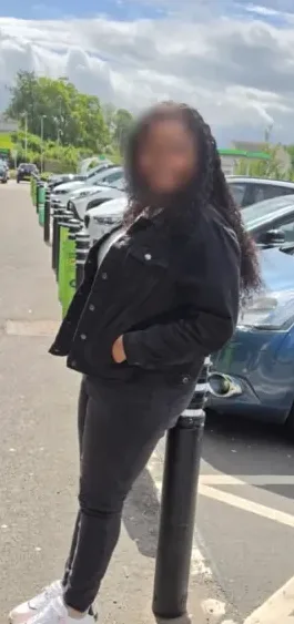 Noor, 33