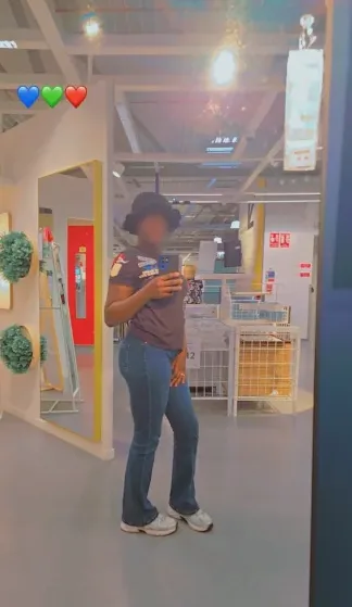 Sabine, 29