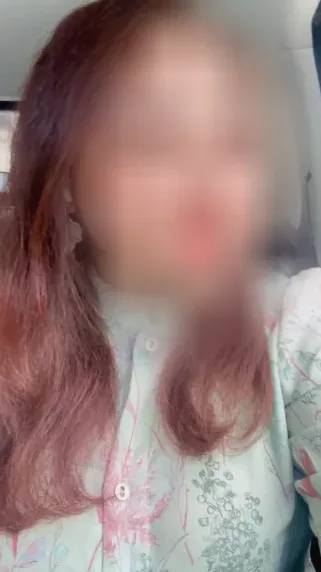 Suzanne, 32